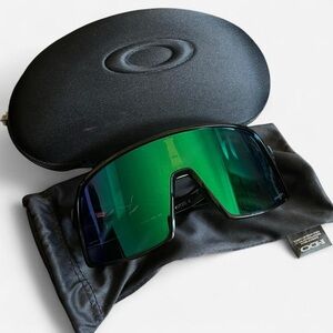 Oakley Sutro S